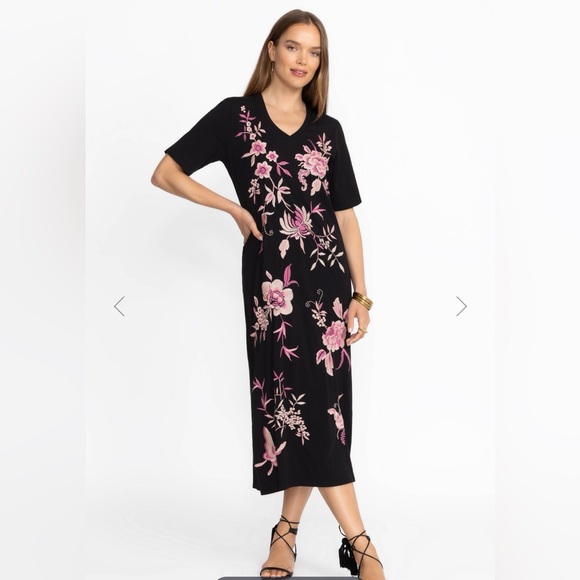 Johnny Was Dresses & Skirts - Johnny Was Trapunto V-Neck Rosalyn Black Dress with Pink Floral Design size PXS